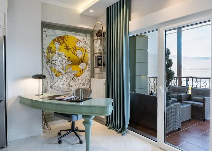 公寓 Voria Paralia Premium *